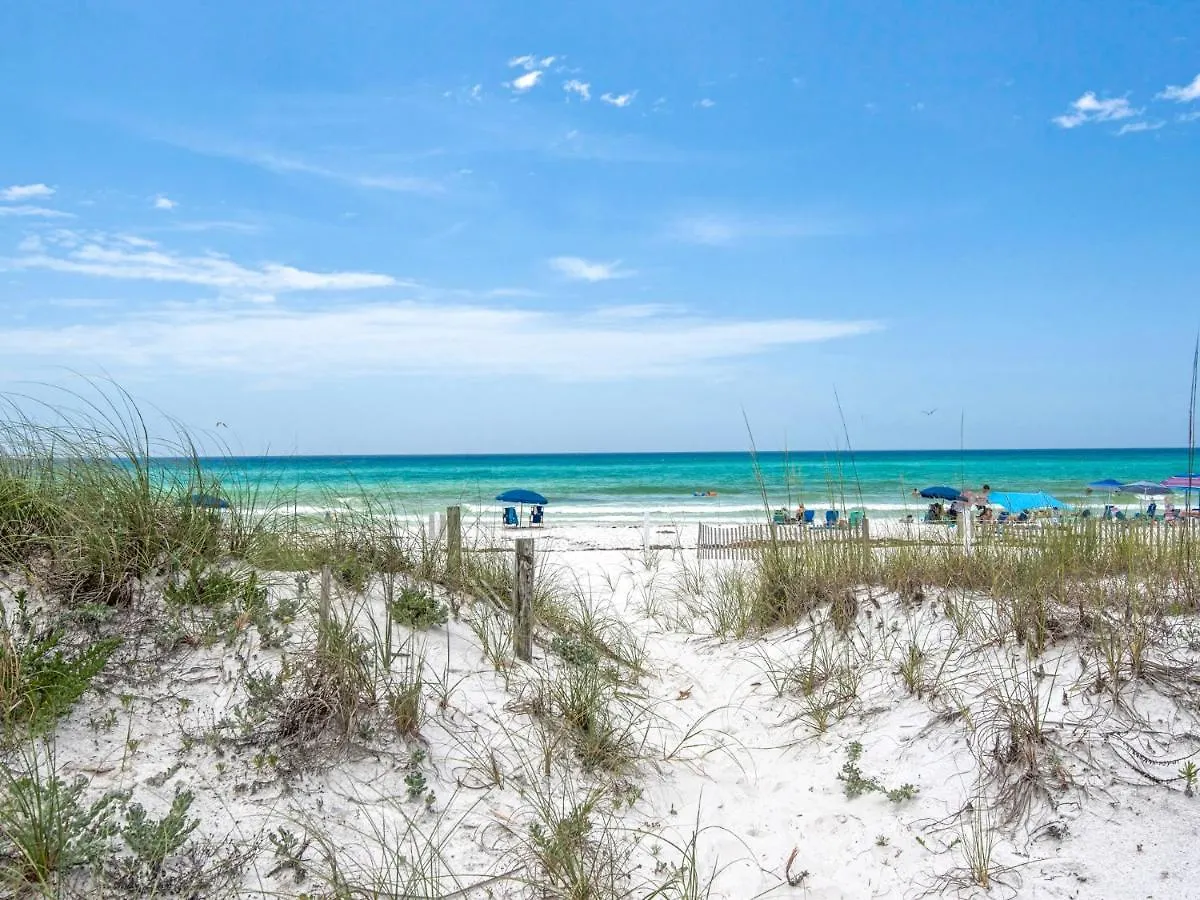 Quiet Surf Townhomes II #5 By Newman-Dailey دستين